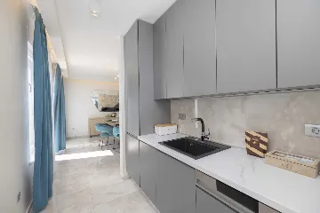 Modern Villa with Heated Pool and Jacuzzi, Makarska