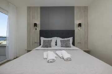 Modern Villa with Heated Pool and Jacuzzi, Makarska