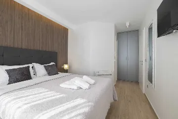 Modern Villa with Heated Pool and Jacuzzi, Makarska