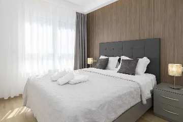 Modern Villa with Heated Pool and Jacuzzi, Makarska