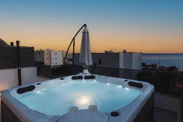 Modern Villa with Heated Pool and Jacuzzi, Makarska