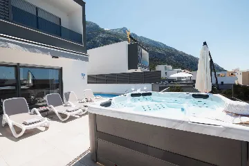 Modern Family Villa with Pool in Makarska