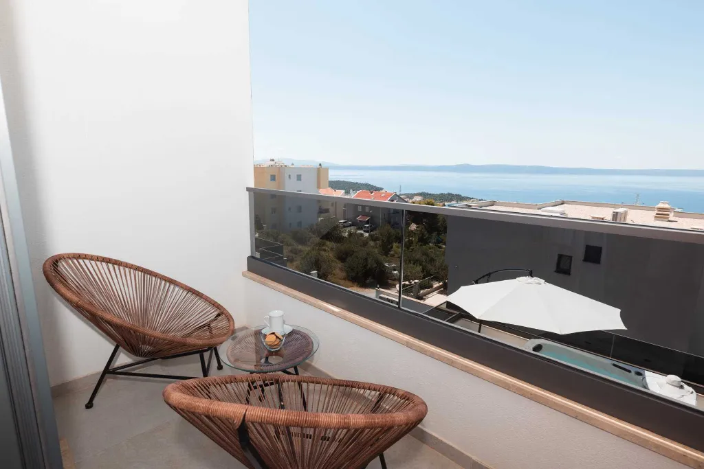 Modern Family Villa with Pool in Makarska