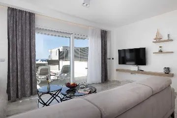 Modern Family Villa with Pool in Makarska