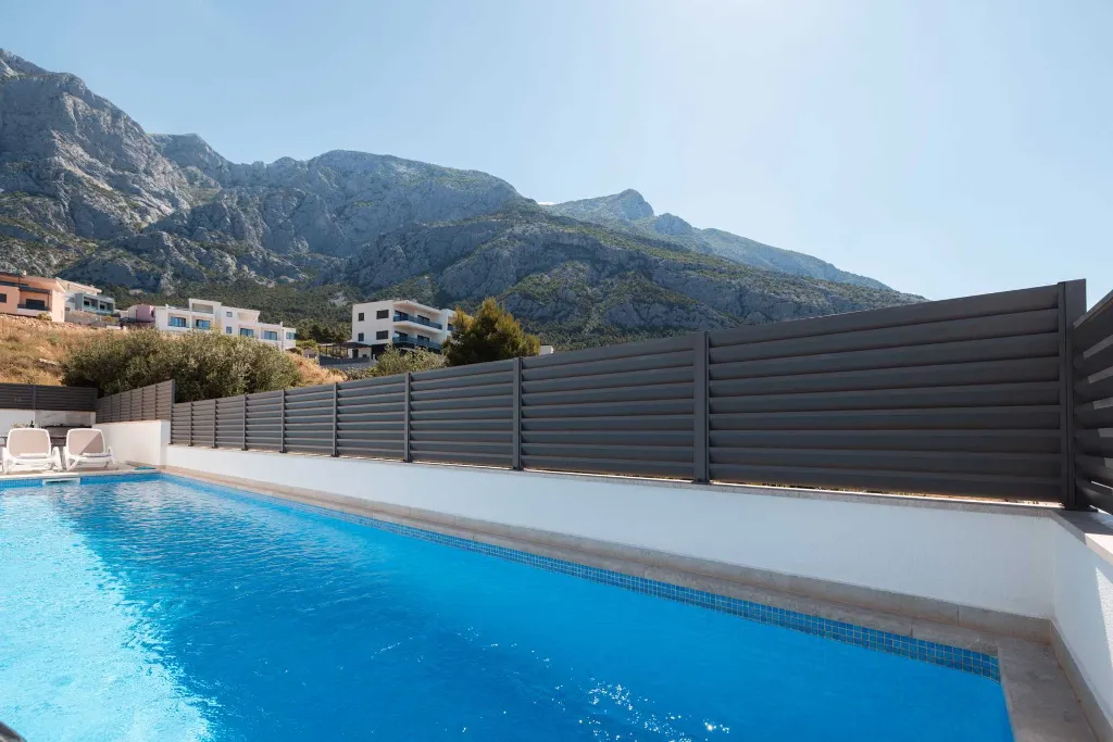 Contemporary Villa with Heated Pool in Makarska