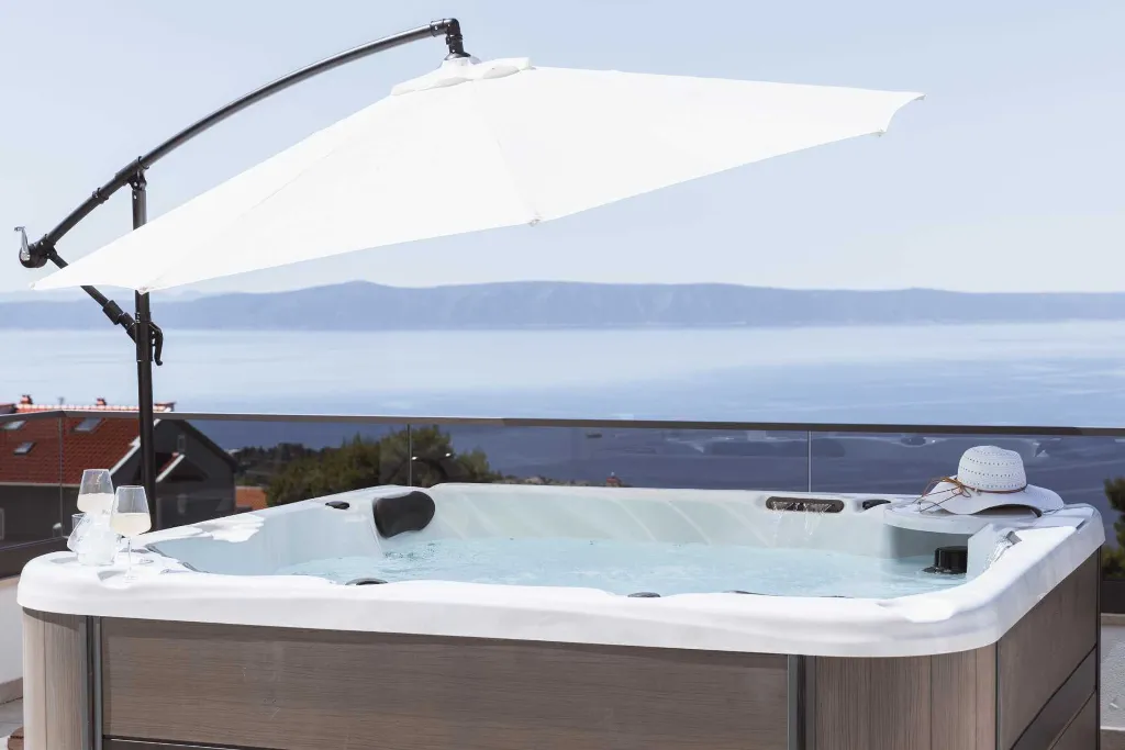 Contemporary Villa with Heated Pool in Makarska