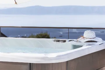 Contemporary Villa with Heated Pool in Makarska