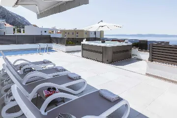 Contemporary Villa with Heated Pool in Makarska