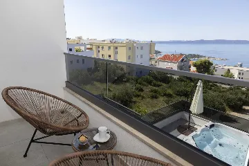 Contemporary Villa with Heated Pool in Makarska