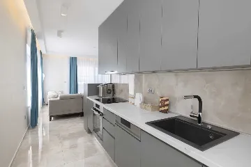 Contemporary Villa with Heated Pool in Makarska