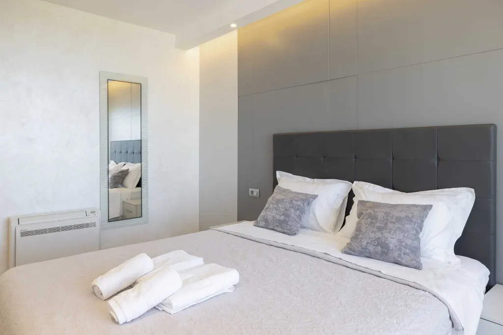 Contemporary Villa with Heated Pool in Makarska