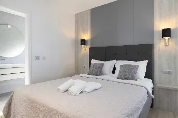 Contemporary Villa with Heated Pool in Makarska