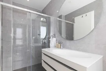 Contemporary Villa with Heated Pool in Makarska