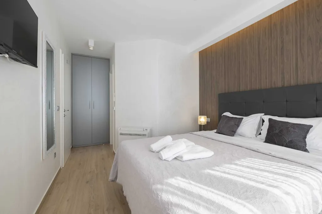 Contemporary Villa with Heated Pool in Makarska