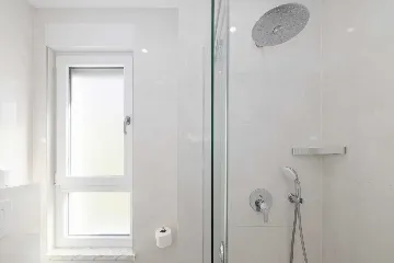 Contemporary Villa with Heated Pool in Makarska