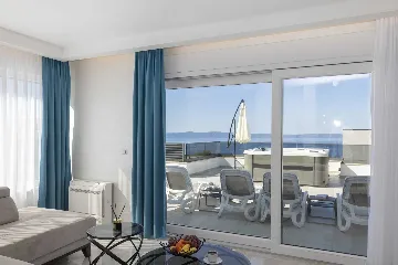 Contemporary Villa with Heated Pool in Makarska