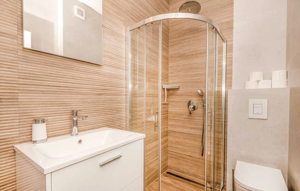 Contemporary Villa with Heated Pool in Makarska