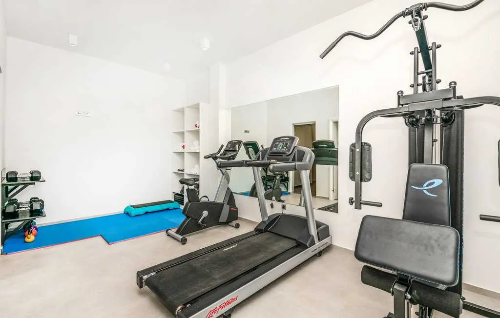 Contemporary Villa with Heated Pool in Makarska