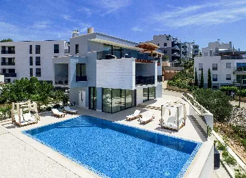 Contemporary Villa with Five Baths in Primošten