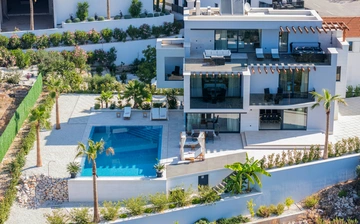 Contemporary Villa with Five Baths in Primošten