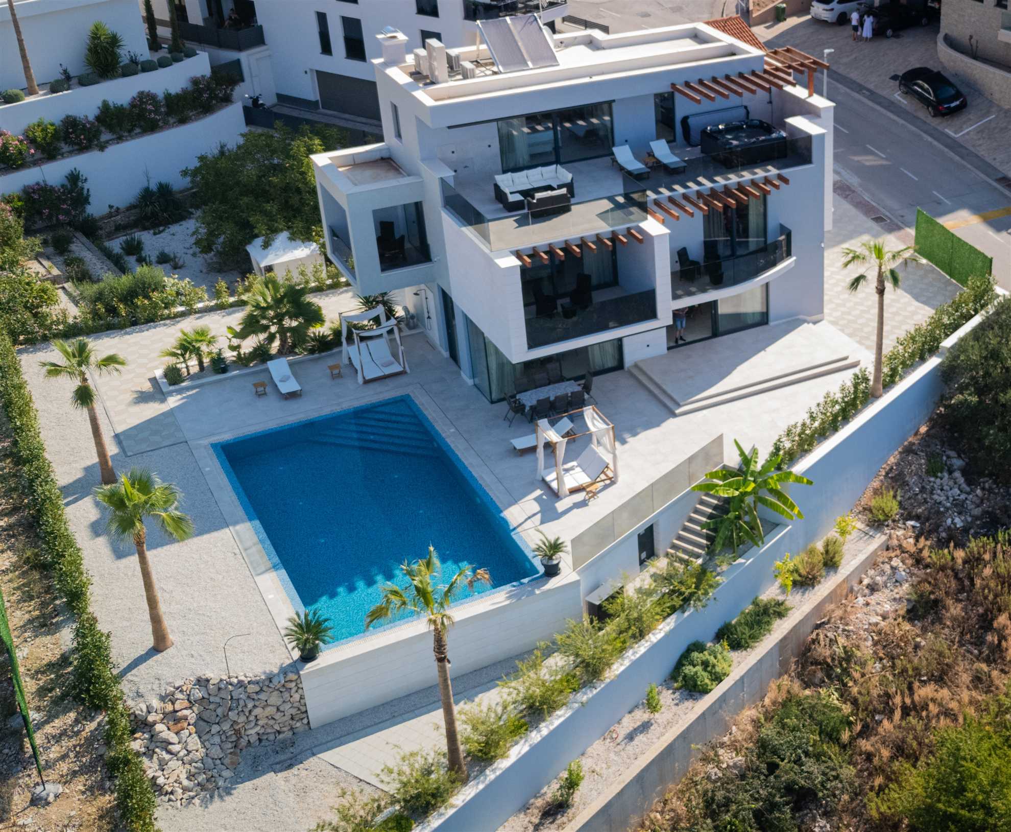Villa Luxleon with Pool