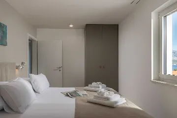 Modern 4-Bedroom Villa with Heated Pool, Splitska