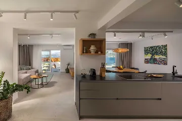 Modern 4-Bedroom Villa with Heated Pool, Splitska