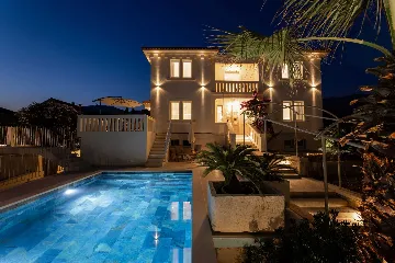 Seaside Family Villa with Pool in Kaštel Lukšić