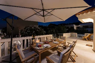 Seaside Family Villa with Pool in Kaštel Lukšić