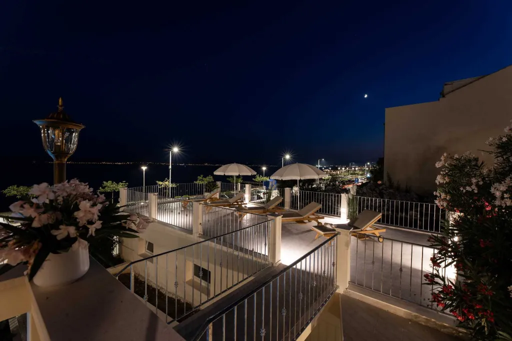 Seaside Family Villa with Pool in Kaštel Lukšić