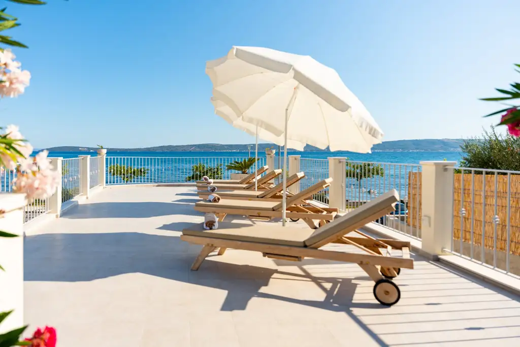 Seaside Family Villa with Pool in Kaštel Lukšić