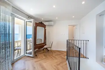 Seaside Family Villa with Pool in Kaštel Lukšić