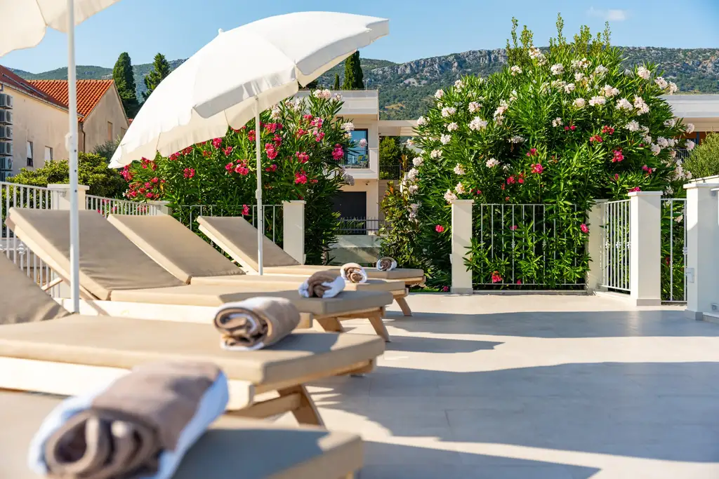 Seaside Family Villa with Pool in Kaštel Lukšić