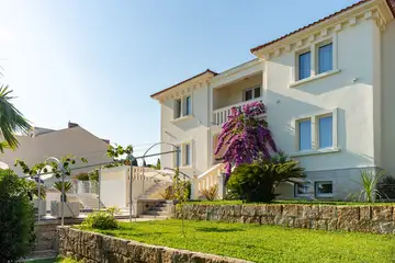 Seaside Family Villa with Pool in Kaštel Lukšić