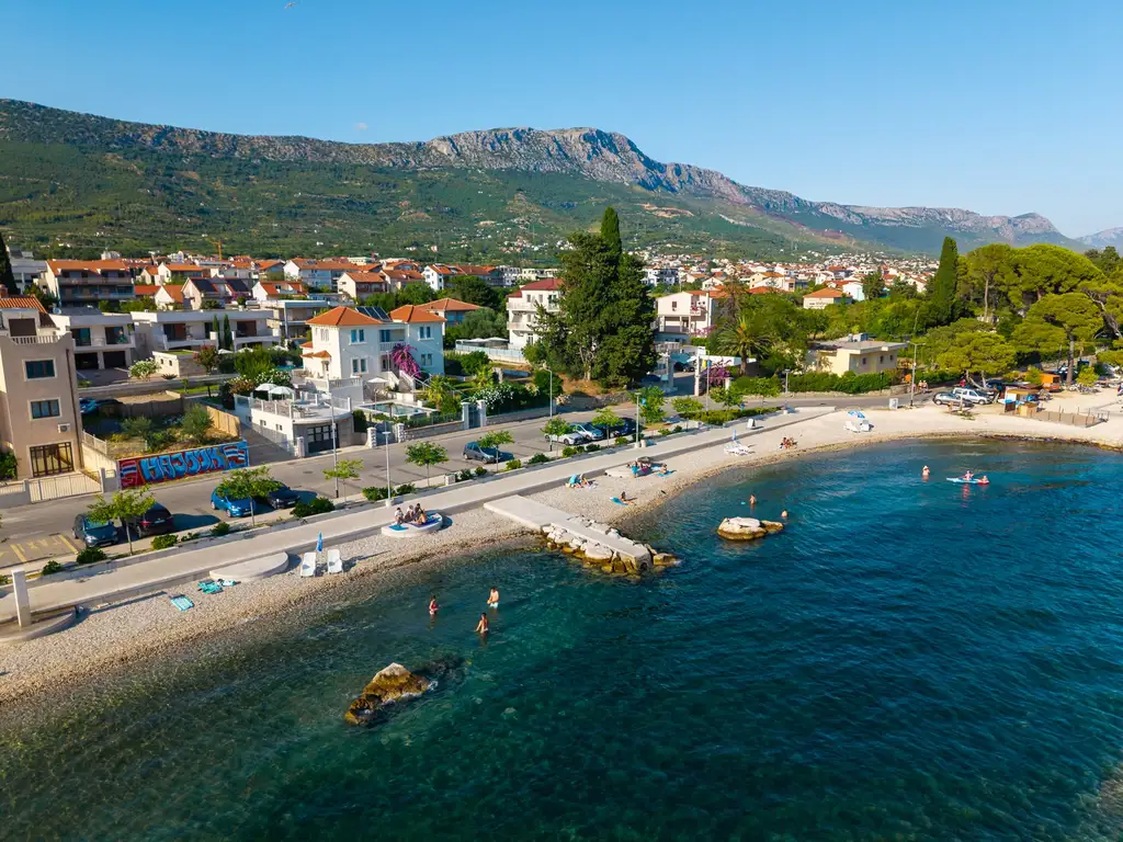 Seaside Family Villa with Pool in Kaštel Lukšić