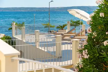 Seaside Family Villa with Pool in Kaštel Lukšić