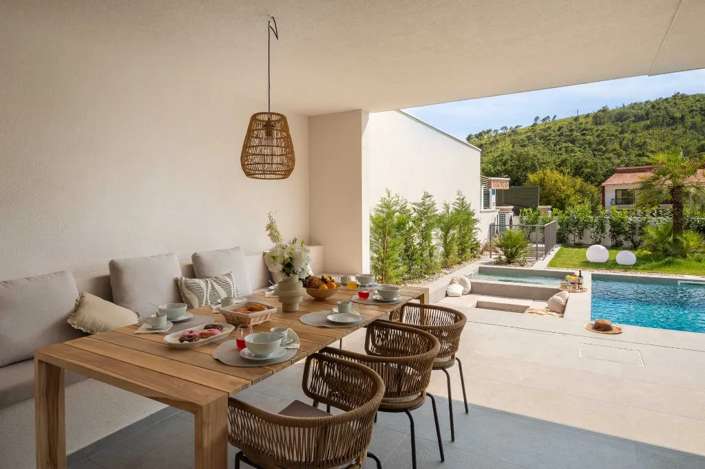 Modern Villa with Pool and Sports Courts in Srinjine