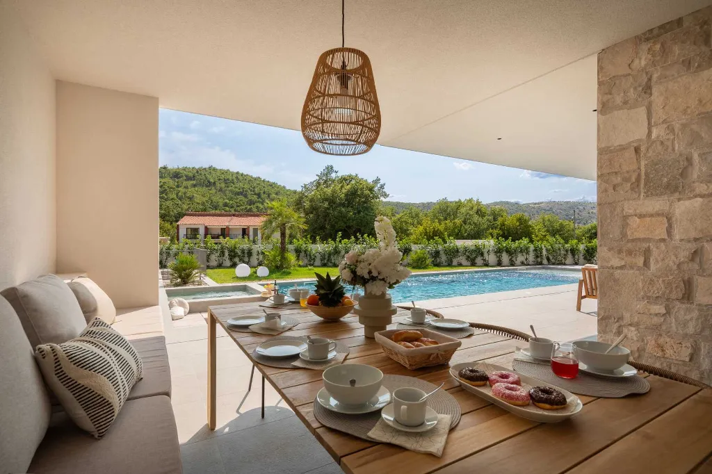 Modern Villa with Pool and Sports Courts in Srinjine