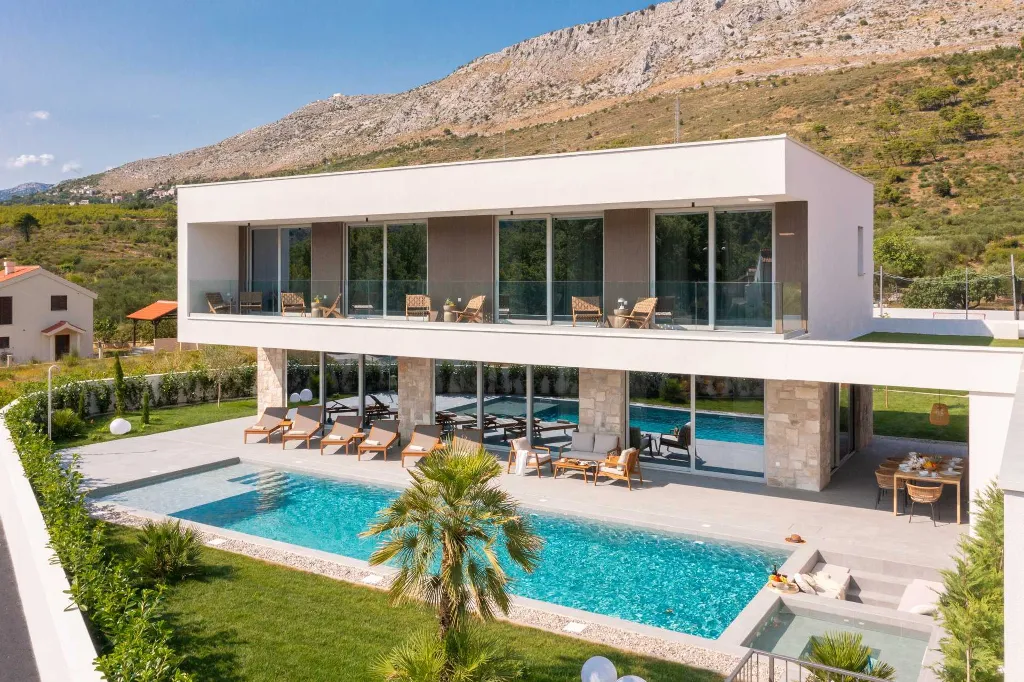 Modern Villa with Pool and Sports Courts in Srinjine