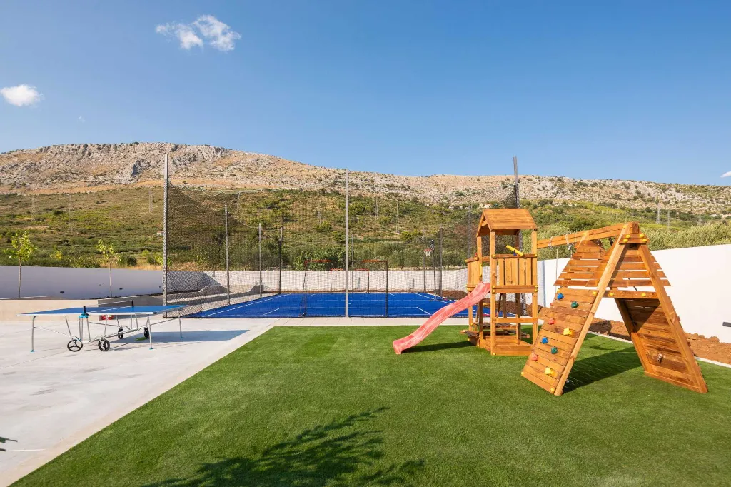Modern Villa with Pool and Sports Courts in Srinjine