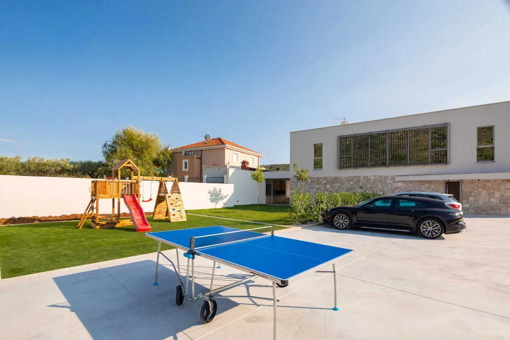 Modern Villa with Pool and Sports Courts in Srinjine