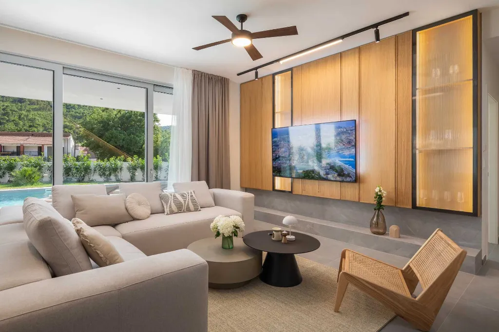Modern Villa with Pool and Sports Courts in Srinjine