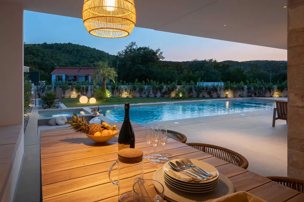 Modern Villa with Pool and Sports Courts in Srinjine