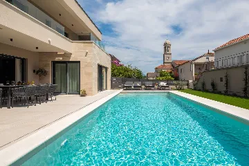 Contemporary Villa with Pool in Kaštel Stari