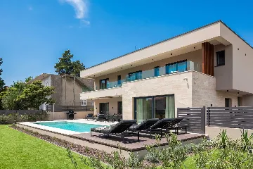 Contemporary Villa with Pool in Kaštel Stari