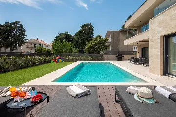 Contemporary Villa with Pool in Kaštel Stari
