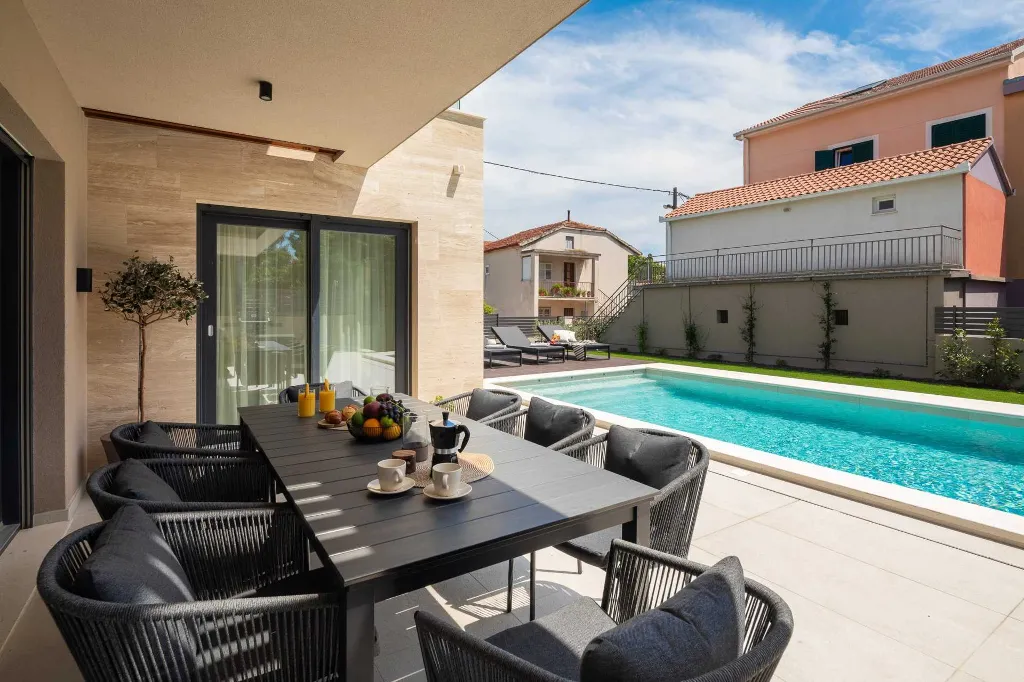 Contemporary Villa with Pool in Kaštel Stari