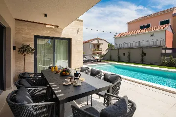 Contemporary Villa with Pool in Kaštel Stari