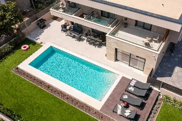 Contemporary Villa with Pool in Kaštel Stari