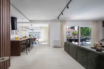 Contemporary Villa with Pool in Kaštel Stari